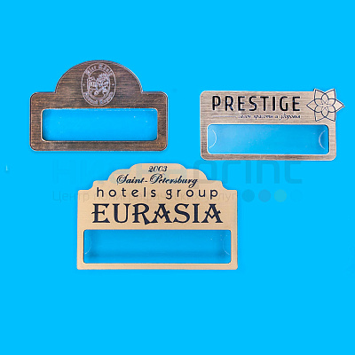 Значке Обликоване на златној пластици